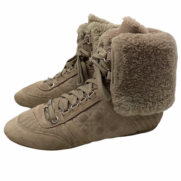 DIOR Shearling lined Cannage Suede boots - Picture 2 of 15